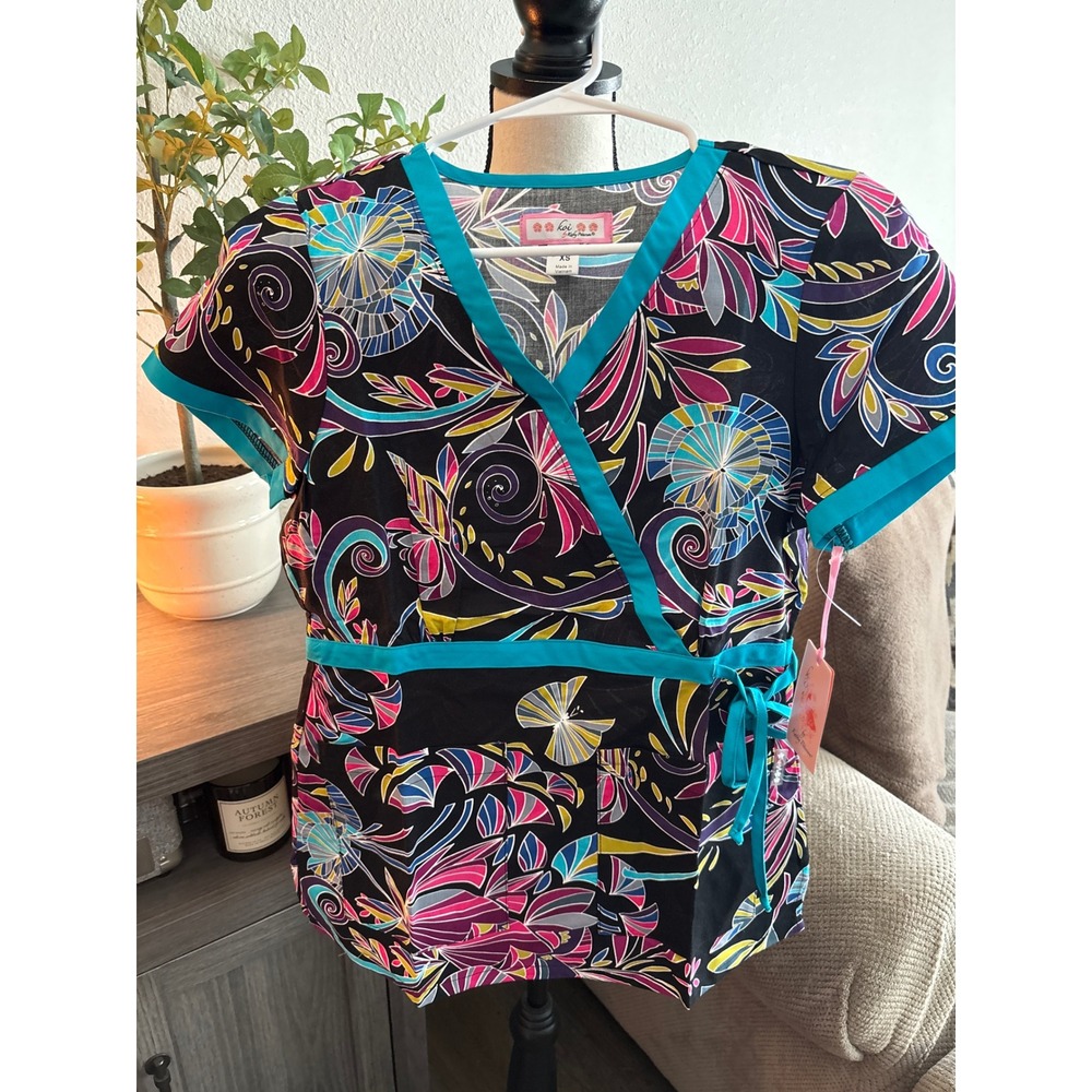 Koi by Kathy Peterson Womens Scrub Top XS Black Floral Mock Wrap NWT